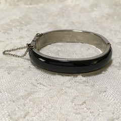Vintage Black Silver Tone Bangle Bracelet Etched Safety Chain Hinged