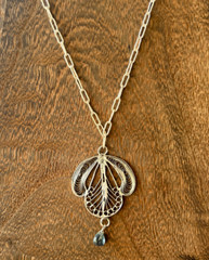 Vintage-Style Silver Filigree Tulip & Aquamarine Necklace – 18″ Length