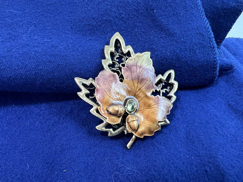 Vtg KC Collection Green Stone Enamel Brass Golden Double Leaf Brooch Pin