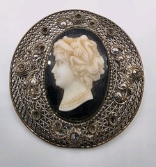 Antique Czechoslovakia Black Glass Left Facing Cameo Filigree Brooch Jewelry