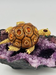 Signed Joan Rivers Turtle Brooch Pin Gold Tone Brown Enamel Amber Rhinestone