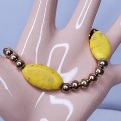 Vintage Bracelet Yellow Howlite Beaded Stretchy