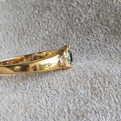 Vintage Gold Toned Monet Ring Size 7 Emerald Color Stone