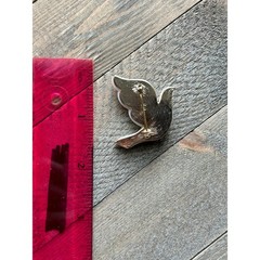 Vintage Liz Claiborne Shell Brooch Pin Dove costume Jewelry mother of pearl MOP