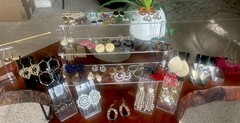 VTG Retro Boho Variety Of Earrings Lot 43 Pairs Dangle, Statement, Mixed Metals