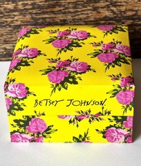 Betsey Johnson Charm Bracelet – Gold Tone Pearl Elephant, Bows, Hearts NIB