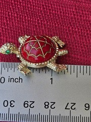Vintage Unique Gold Toned Red Shell Green Eyed Turtle Pin Brooch