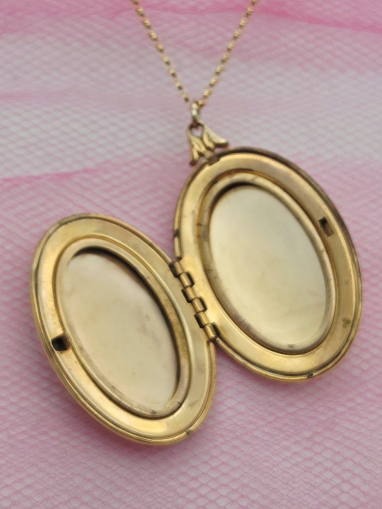 Large LOCKET Antique Vintage Gold GF Necklace Pendant Chain Filled Photos Deco