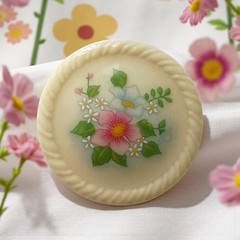 Avon Spring Bouquet Floral Brooch Pin Ceramic Flower Cottage Garden Porcelain