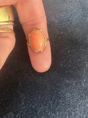 Vintage 14k gold and Solitaire Cabachon “Angel Skin” coral ring 7 -1/4