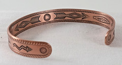 Wheeler Manufacturing Co. solid copper petite cuff embossed arrows 2 1/8″ dia