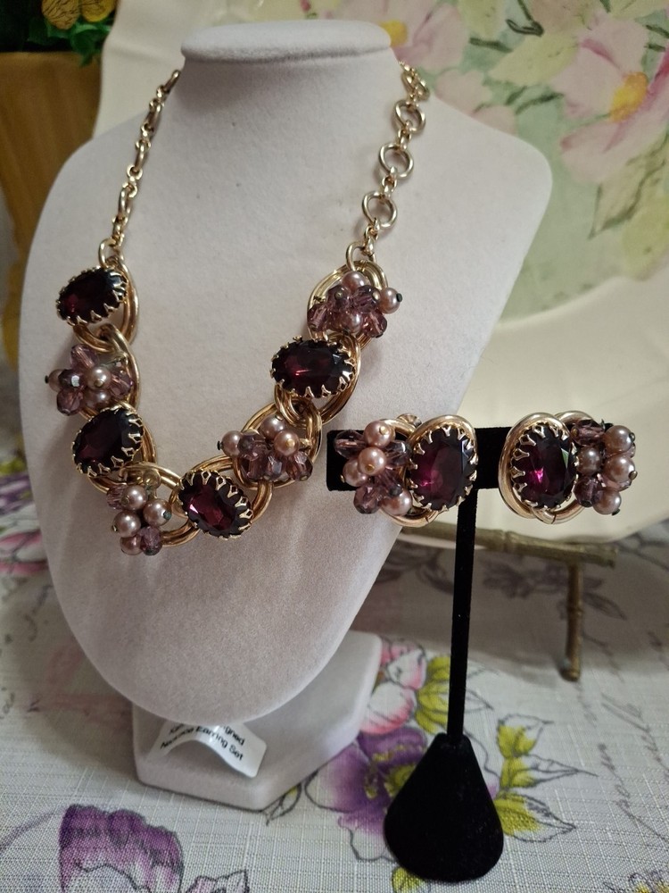 Beautiful Vintage Kafin NY Purple/Pink Faceted Stones, Pearls & Bead Necklace