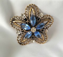 Lovely Vintage Joseff of Hollywood 1950s Blue Stone Floral Brooch -Signed!