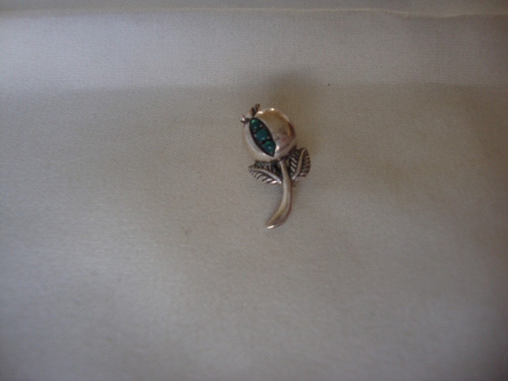 VINTAGE 1970-80s 3D POPPY SEED POD GREEN TOPAZ STERLING SILVER STAMPED 925 PIN