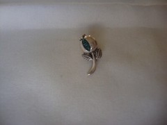 VINTAGE 1970-80s 3D POPPY SEED POD GREEN TOPAZ STERLING SILVER STAMPED 925 PIN