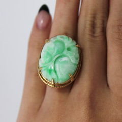 Ming’s Hawaii White and Green Jade Carved Gourd 14K Yellow Gold Ring Size 8