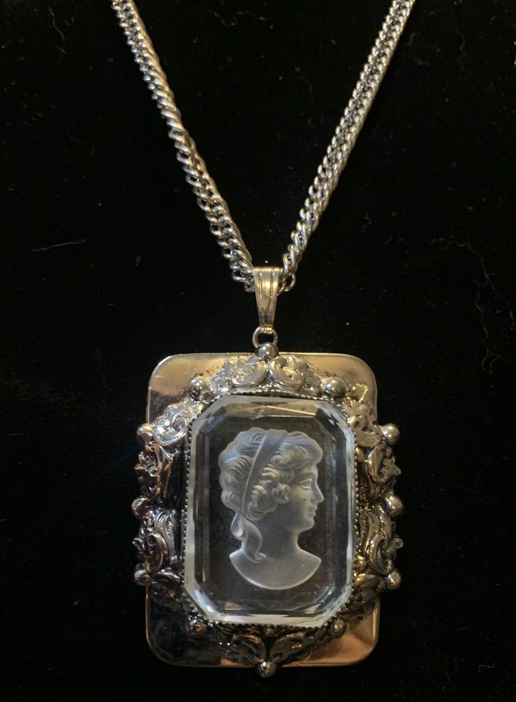 Vintage Clear Glass Intaglio Cameo Pendant Chain Necklace Silver Tone Elegant