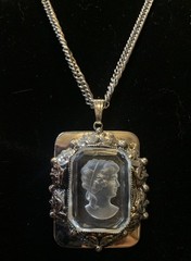 Vintage Clear Glass Intaglio Cameo Pendant Chain Necklace Silver Tone Elegant
