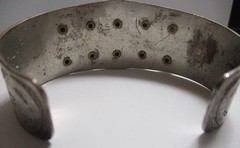 VINTAGE SOUTHWESTERN SILVERTONE & HOWLITE TRIBAL STAMPED CUFF BRACELET,SCARABS