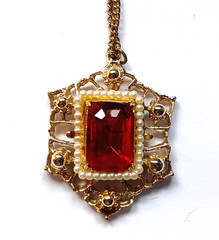 Vintage Red Rhinestone & Faux Pearl Necklace & Screw Back Earrings