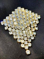 Elegant Vintage Style Gold Tone Crystal Brooch Pin