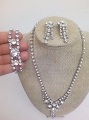 Vtg Luxury Rhinestone jewelry set Statement Crystal Silver Clasp Bib Tone Clear