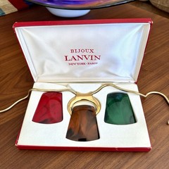 1970’s LANVIN Bijoux Paris “KEIRA” Interchangeable Lucite Pendant Necklace Set