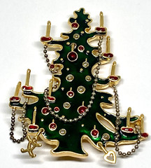 Vintage Signed MMA Metropolitan Museum Of Art Enamel Christmas Tree Brooch Pin