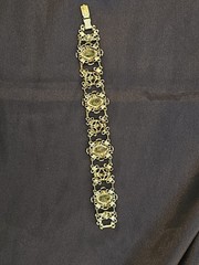 Vintage MCM Gold Tone Lime Green Glass Nugget Panel Link 7″ Bracelet Faux Pearl