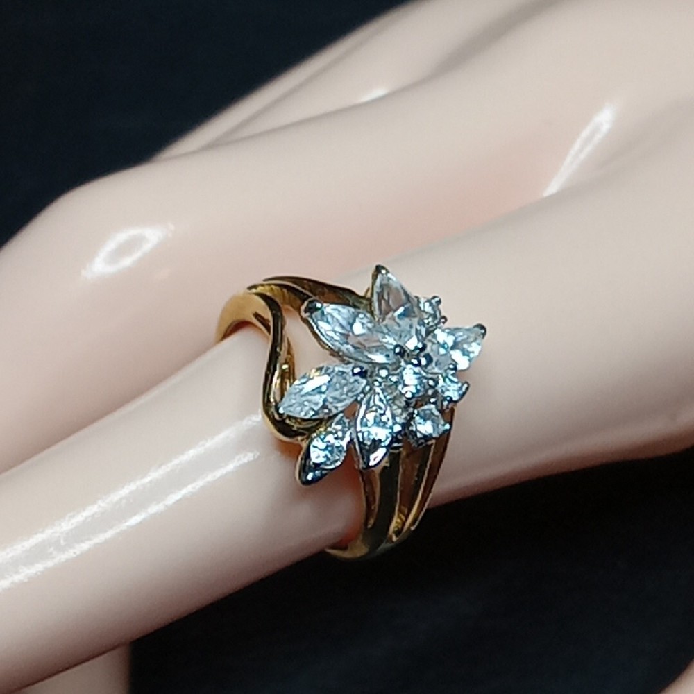 Vintage LADY REMINGTON Crystal Cocktail Ring Gold Tone. 10225