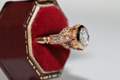 New Made 18k Gold Natural Diamond Decorated Solitaire Amazing Ring
