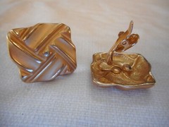 Vtg Crown Trifari Clip EARRINGS 1955-1969 Brushed Gold Square & Layered Leaves