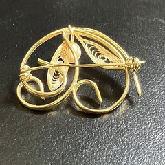 Vintage Freeform Faux Pearl Brooch Open Gold Tone Metal Work Pin