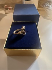 Queensbury vintage avon ring size 5