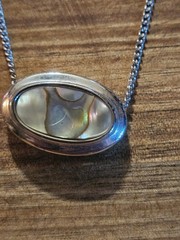 Vtg 1970s Avon Silver-Tone Abalone Shell Mother of Pearl Slider Pendant Necklace