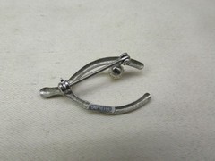 Vintage Sterling Silver & White Pearl Wishbone Shaped Brooch 1 1/8 x 3/8″ #627