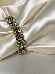 Vintage Faux Pearl and Colored Glass Gemstone Bracelet – 7 Inches, Gold Tone