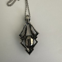 VINTAGE AVON SIMULATED AMETHYST IN SILVER TONE PENDANT NECKLACE 32”