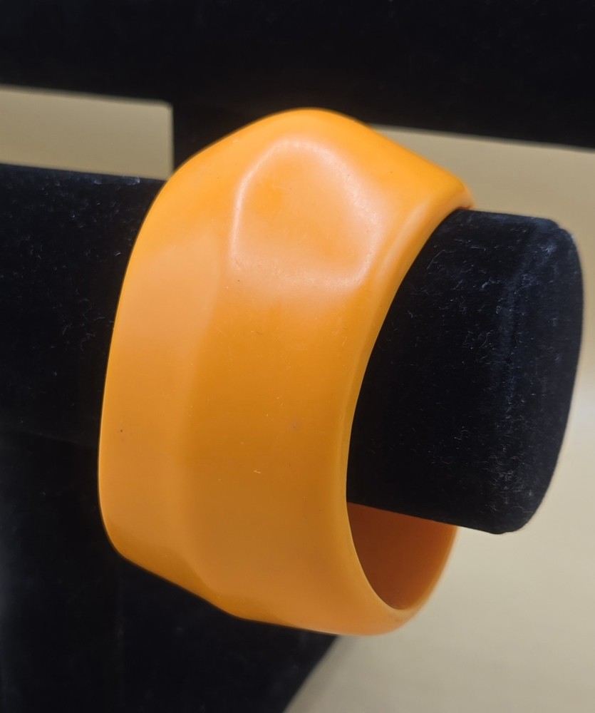 VINTAGE 80’s MOD Chunky Irregular Asymmetrical Orange Plastic Bangle Bracelet