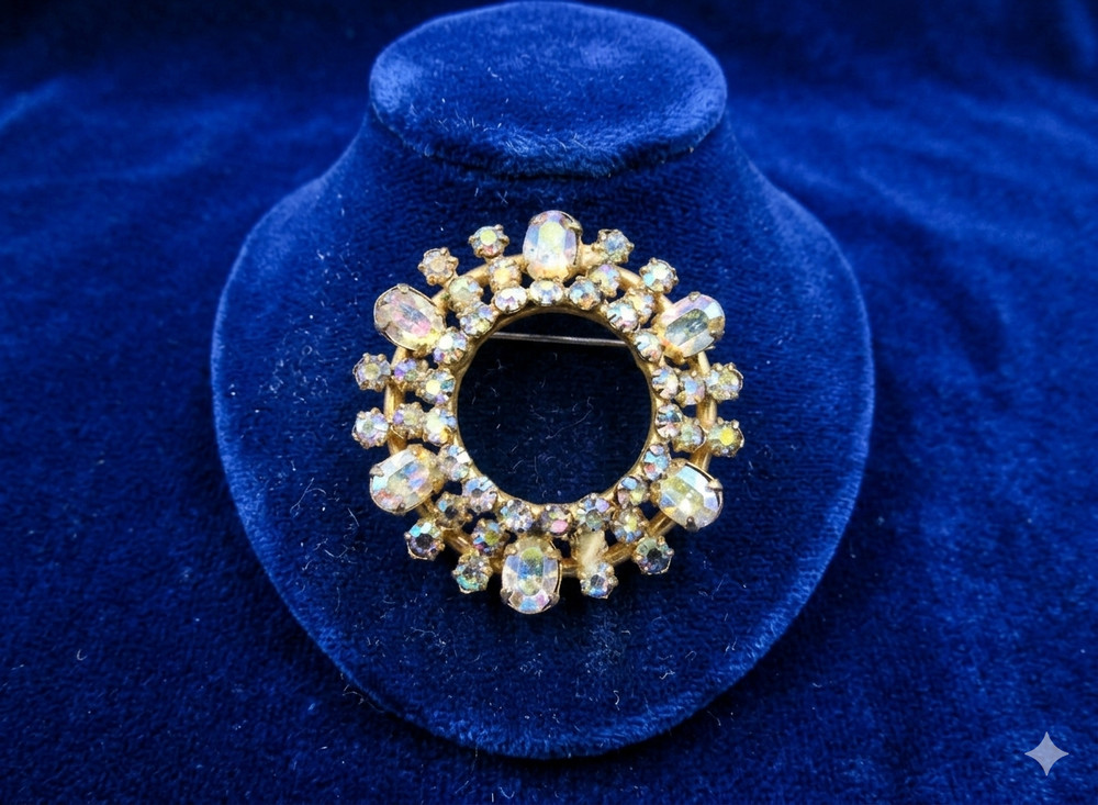 Vintage Crystal AB Rhinestone Wreath Circle Brooch Gold Tone A3