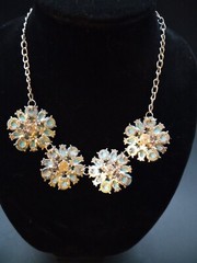 turquoise plastic stone 4 flowered, silver tone metal, rhinestone necklace 16″