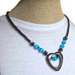 Y2K Hematite Heart Pendant Necklace Blue Glass Cats Eye Beaded Silver Tone 18”