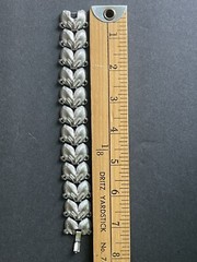 Vintage Bracelet Silvertone Leaf Flower Link Retro Career Capsule Statement 7”