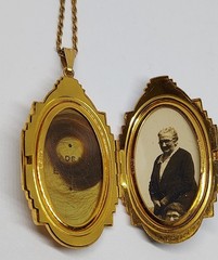 Large GF art deco black enamel Photo Locket Pendant Gold Filled Chain VTG Evans