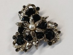 Vintage Arthur Pepper Mode ART Black rhinestone Faux Pearl Flower Trefoil Brooch