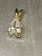14kt Yellow Gold Pendant Tear Drop Clear Stone Unknown Hallmarked On Back