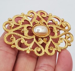 VTG Premier Designs Brooch 2.5in Gold Tone Faux Pearl Filigree Victorian FLAW