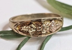 Vintage 10k Tri Color Black Hills Gold Ring Size 3.25 06Rg
