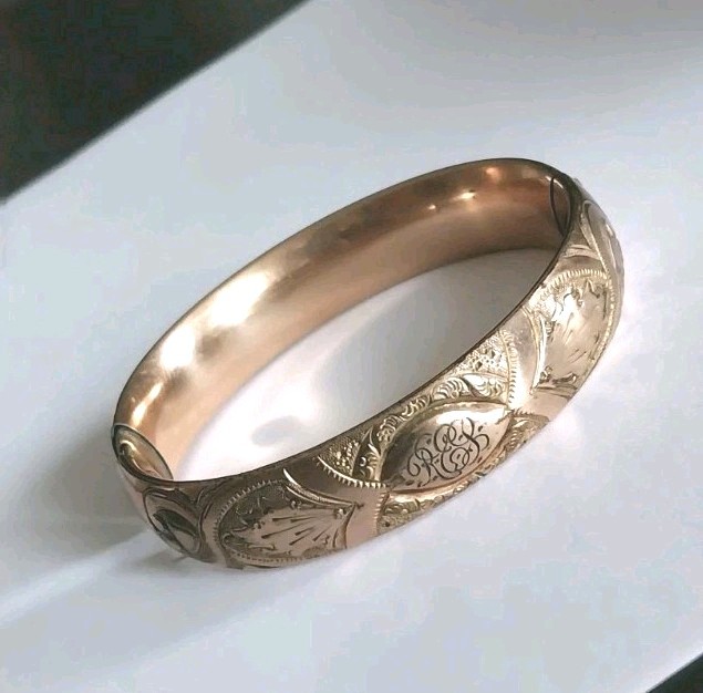 ANTIQUE VICTORIAN EDWARDIAN ART NOUVEAU GOLD FILLED HINGED BANGLE BRACELET 1908