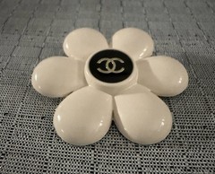 Rare Vintage Chanel 1996 Resin Camellia Daisy Brooch